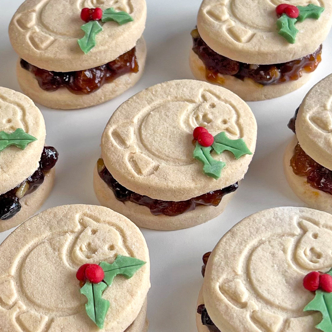 Herdy's Shortbread Mince Pie Sandwiches, with holly icing