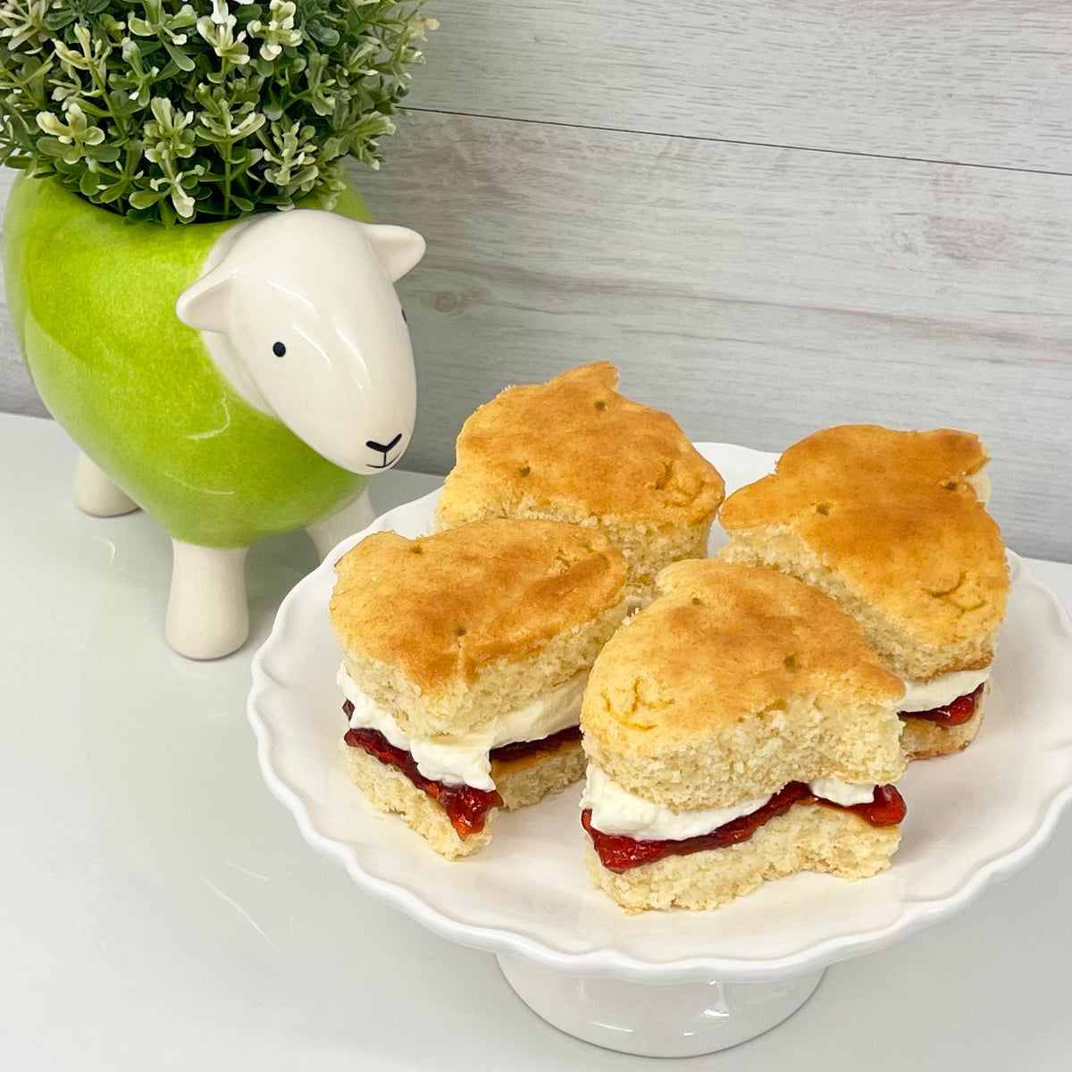 Herdy’s Mini Victoria Sponge Cakes