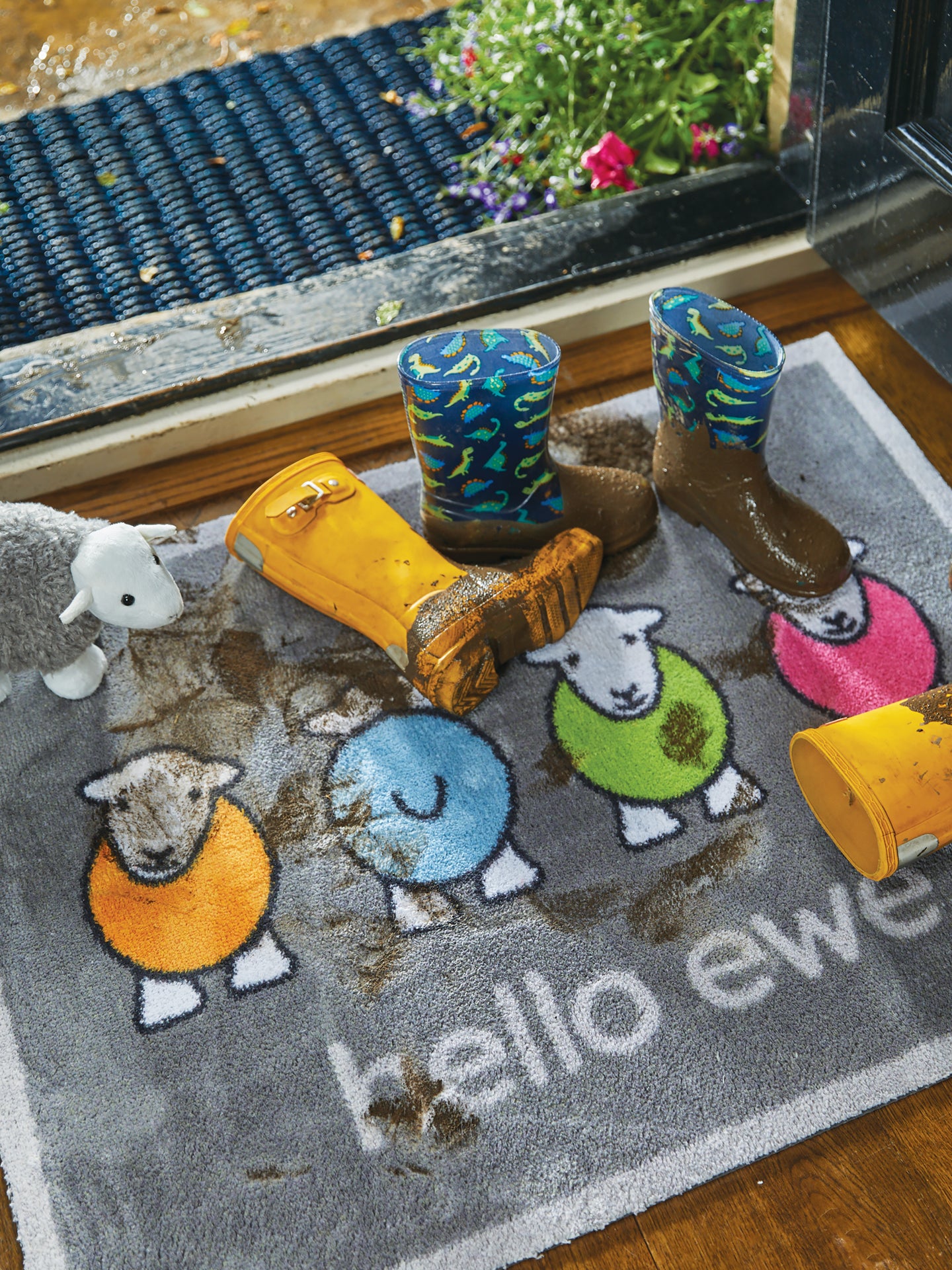 Hello Ewe Herdy Hug Rug - Small