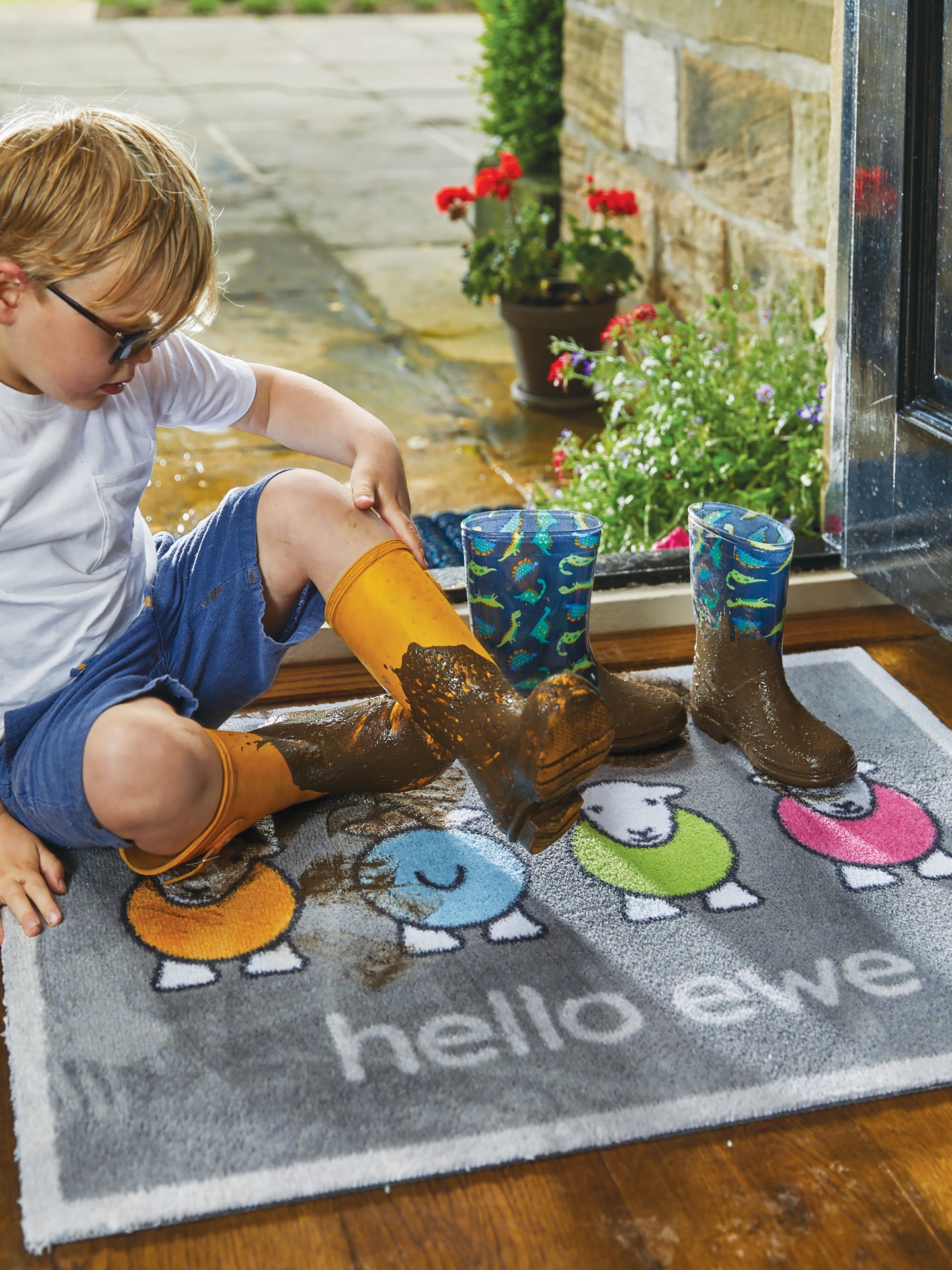 Hello Ewe Herdy Hug Rug
